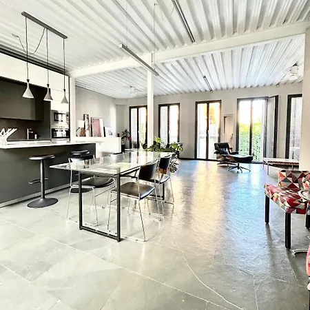 Hispalis Design At Apartmán Sevilla